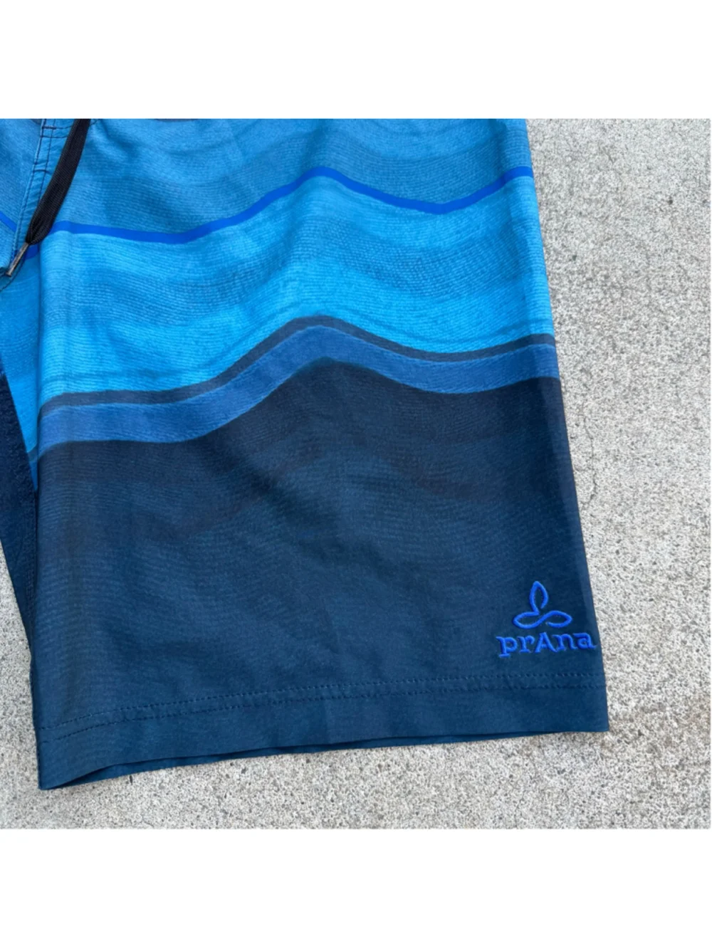 Men's PrAna Blue Navy Blue Striped Board Shorts Swim Trunks Size 34
